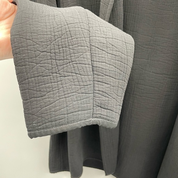 Eileen fisher silk blend textured lagenlook black open front Shacket - Picture 6 of 9